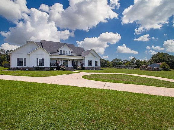 3rd image of 18 Brookview Dr
