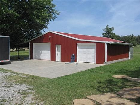 3rd image of 2037 W McGill Cir