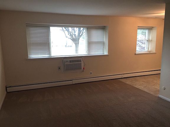 4th image of 2401 Hoffnagle St APT A202