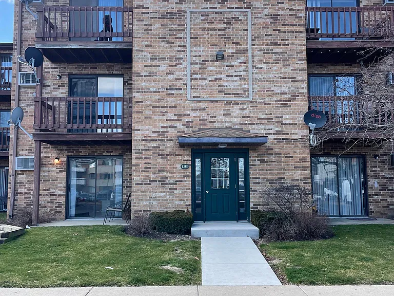 1348 N Geneva Dr #2A — Photo 2