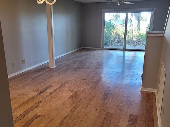 5th image of 102 Mariners Cove Clb #102