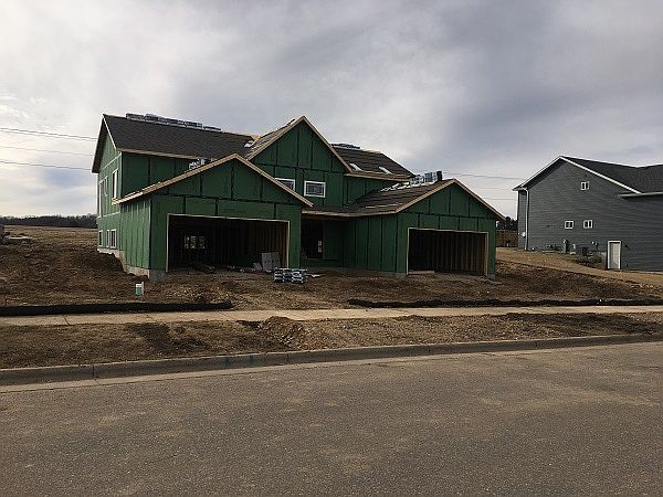 2nd image of 1833 Park Vw