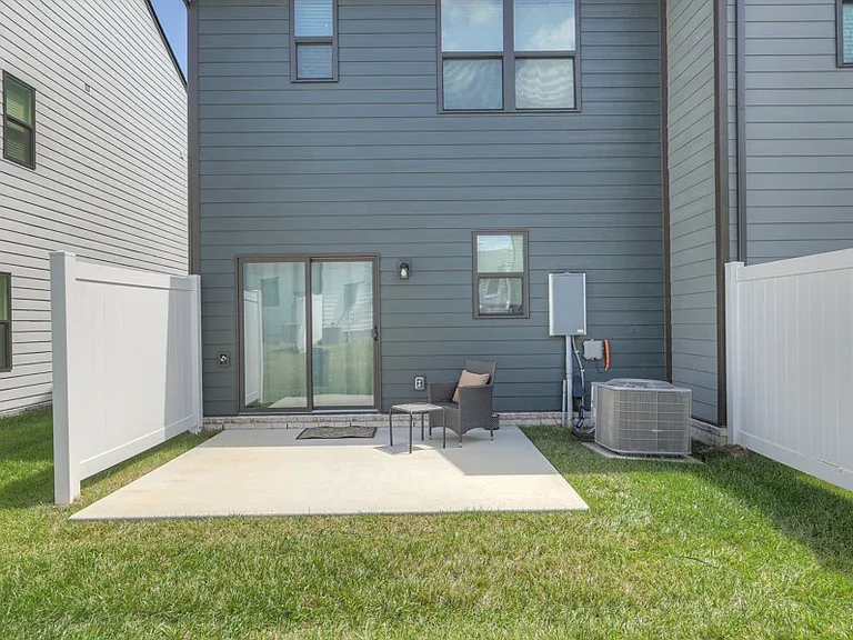 2013 Walnut Ln — Photo 38