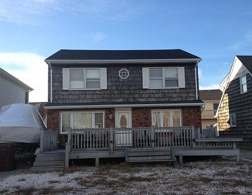 2nd image of 323 Roberts Ave