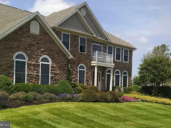 3rd image of 1234 Bear Hollow Ct