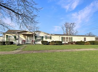 521 S 17th St, Mattoon, IL 61938