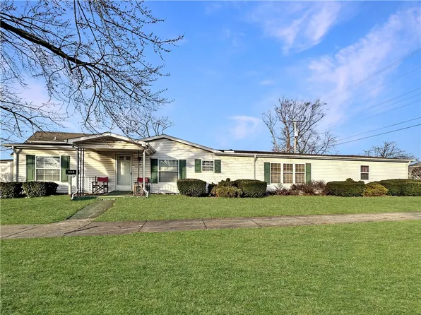 521 S 17th St, Mattoon, IL 61938