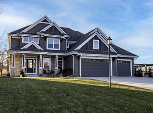 W137N6161 Weyer Farm COURT, Menomonee Falls, WI 53051