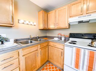 1025 Fiedler Ln APT 4, Madison, WI 53713