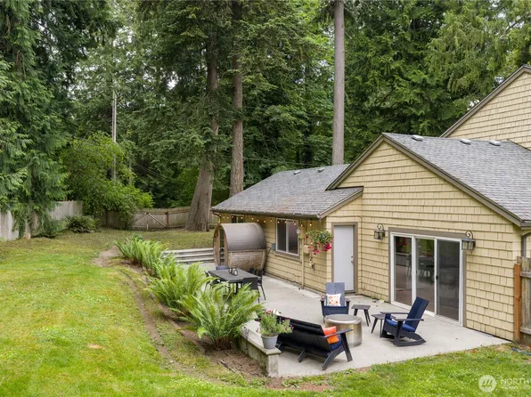 15104 Sunrise Drive NE, Bainbridge Island, WA 98110