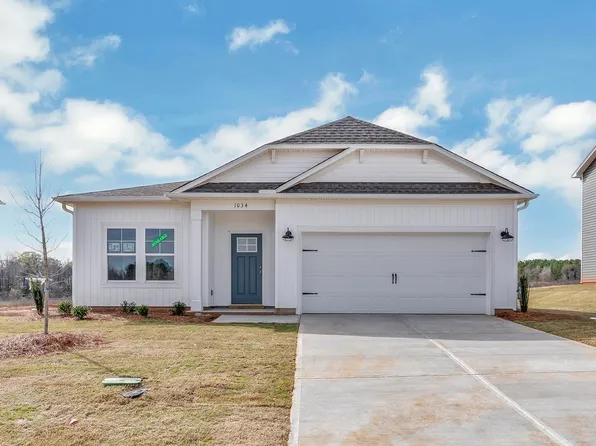 1034 Leoni Dr, Wellford, SC 29385