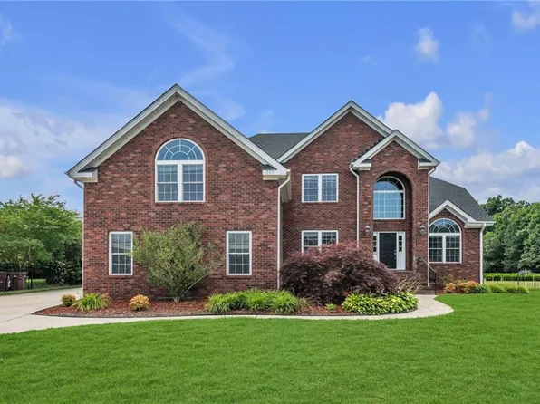 208 Genovese Reach, Chesapeake, VA 23322