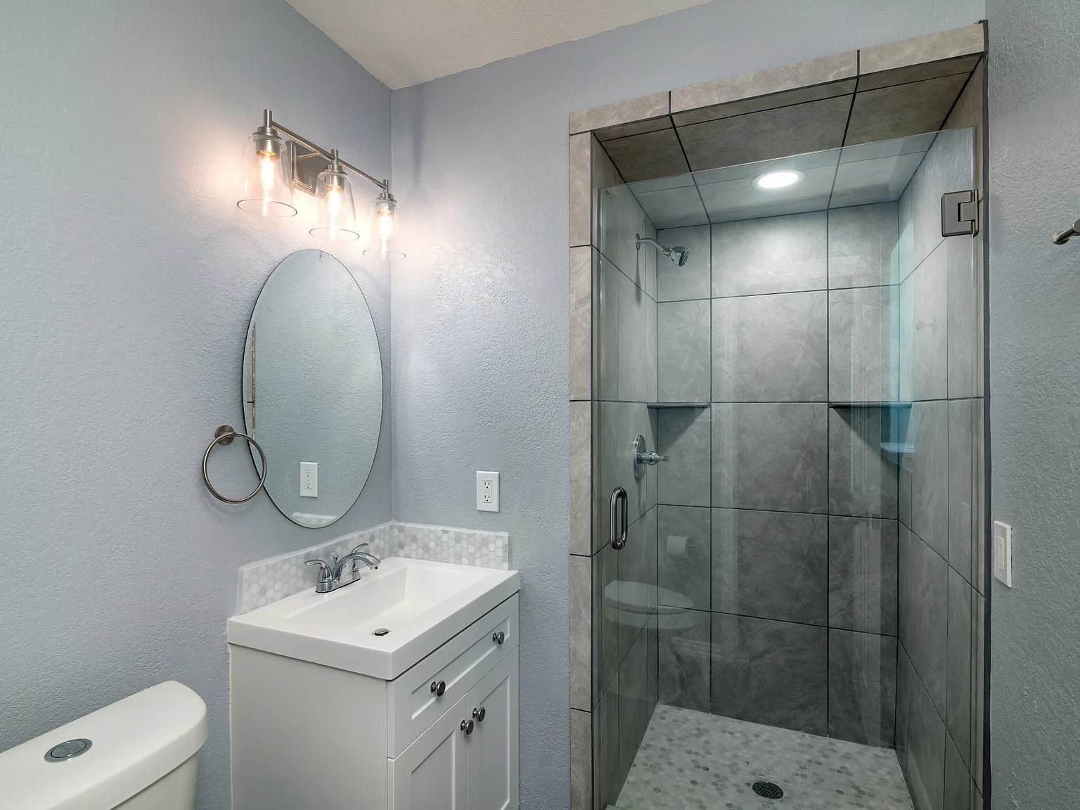 3 bed, 1004 sqft, $1,950 — Photo 4