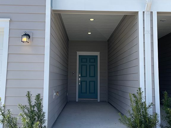 Covered lighted entry
