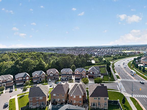 5th image of 4 Teal Crest Cir