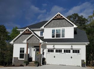 178 Breezy Poin, Hartwell, GA 30643