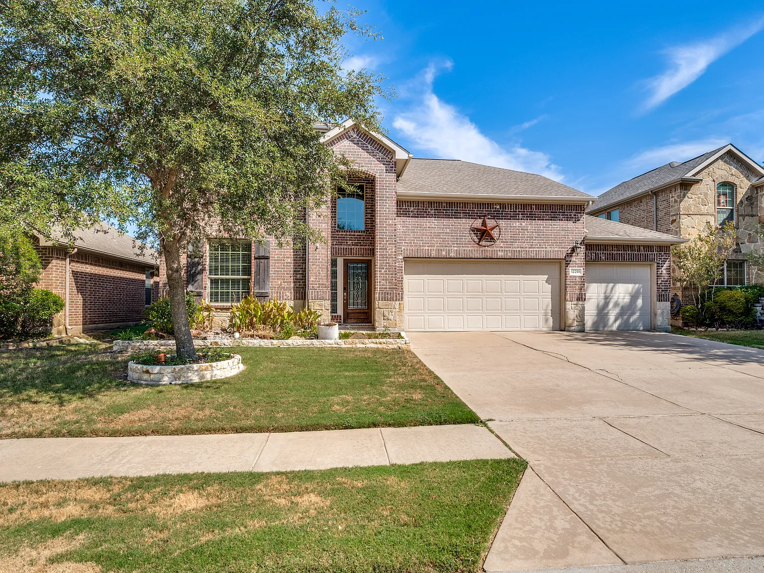 4 bed, 2729 sqft, $3,100 — Photo 2