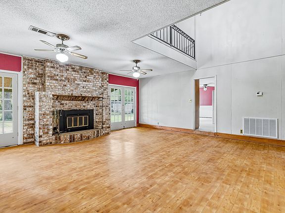 4th image of 162 Canterberry Rd