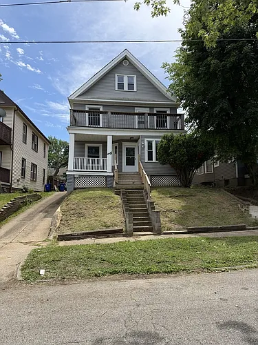10709 Fidelity Ave Photo 1