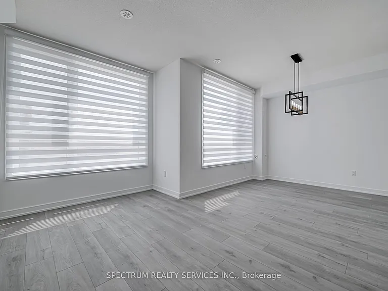 146 Blue Forest Cres — Photo 26