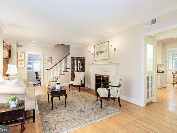 3rd image of 8514 Lynwood Pl