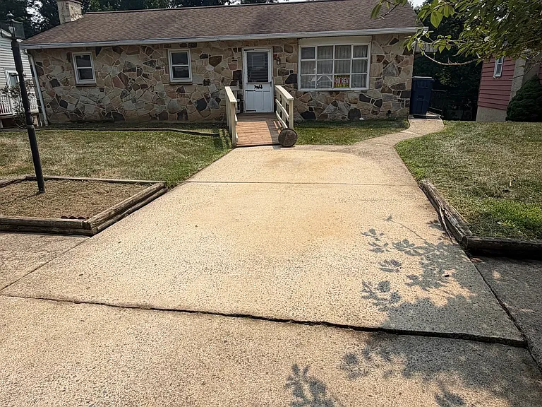 2516 Berkley Rd — Photo 6