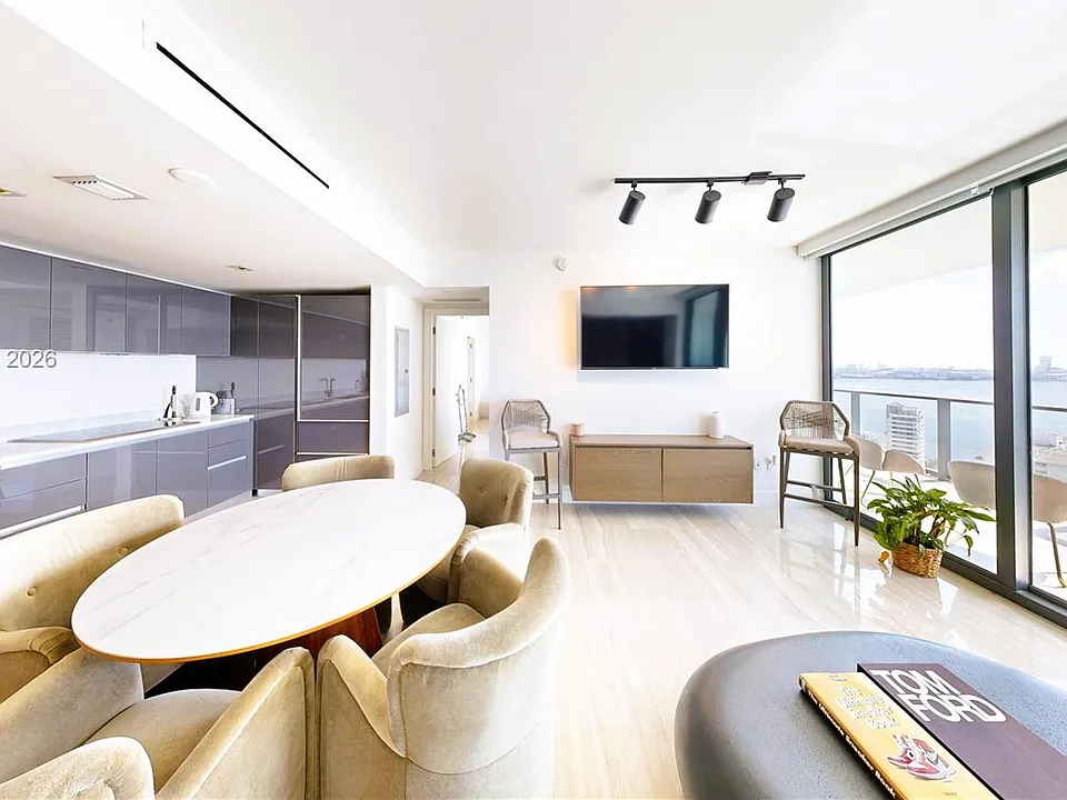 1451 Brickell Ave #2502