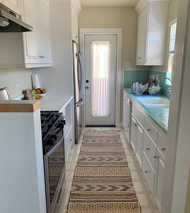 1st image of 311 Lynn Dr #1