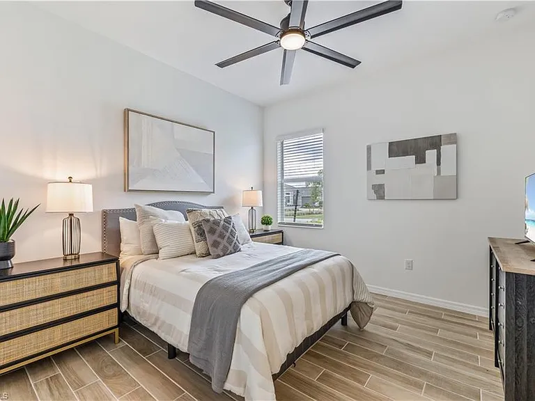 15977 Cranes Marsh Ct — Photo 17