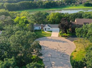 4107 Overlook Cir, Bloomington, MN 55437