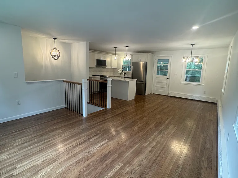 12 Davis Rd — Photo 3