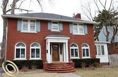 1st image of 894 Lakepointe St