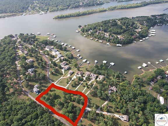 4th image of 37-40 Oxbow Dr