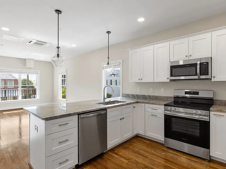 10 S Rowland St #3 — Photo 11