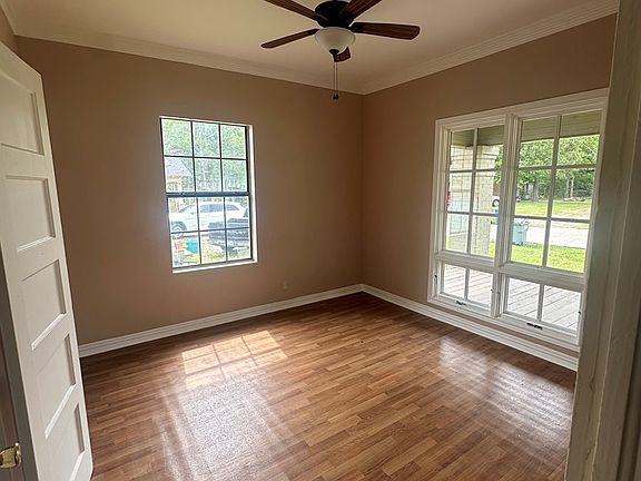 5th image of 803 Moore Ave