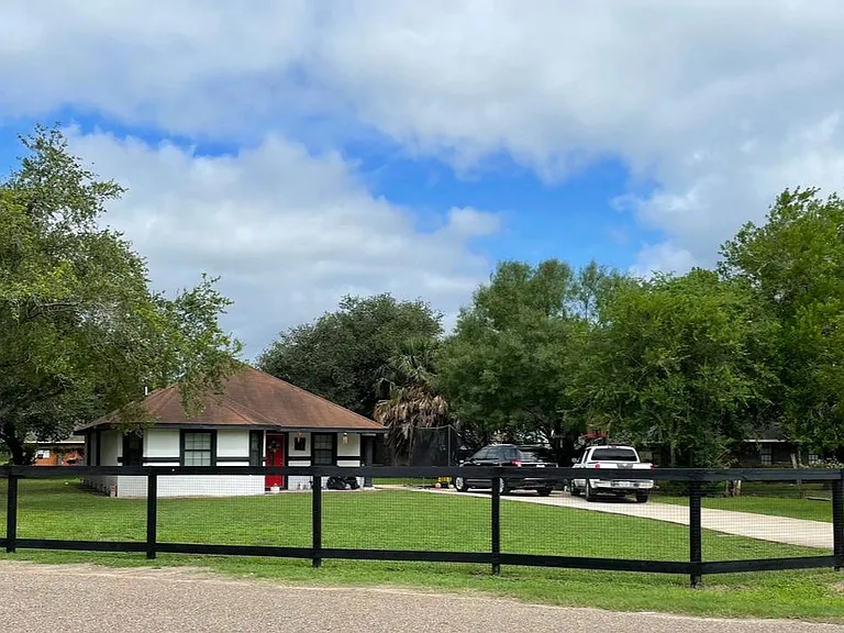 8524 Meadow Ln — Photo 1