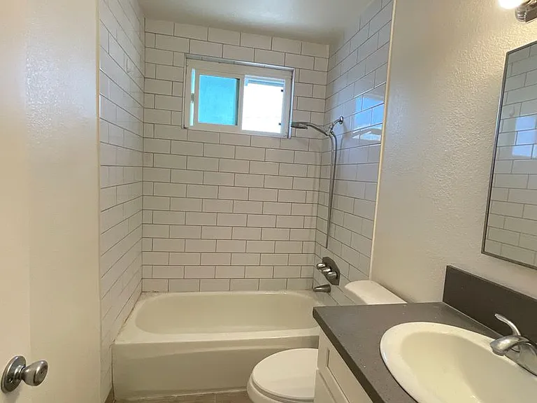 126 E Wilken Way — Photo 14