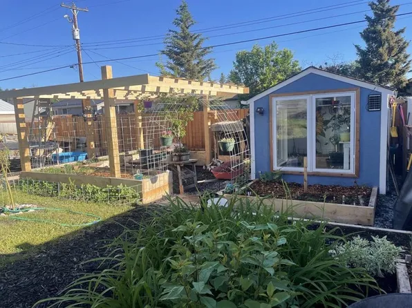 218 S 8th Ave NE, Sundre, AB T0M 1X0