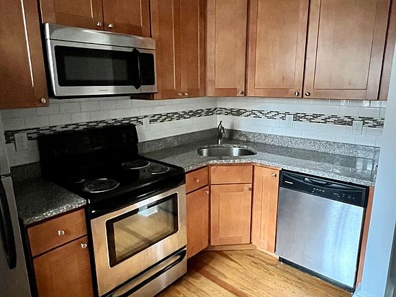2nd image of 1108 W Franklin St APT 304