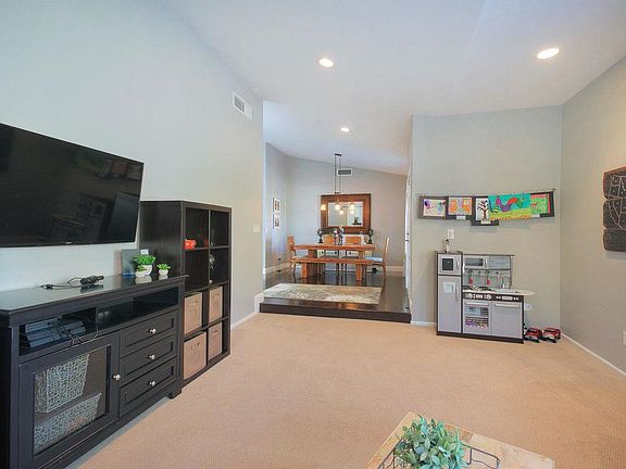 5th image of 9961 E Dreyfus Ave