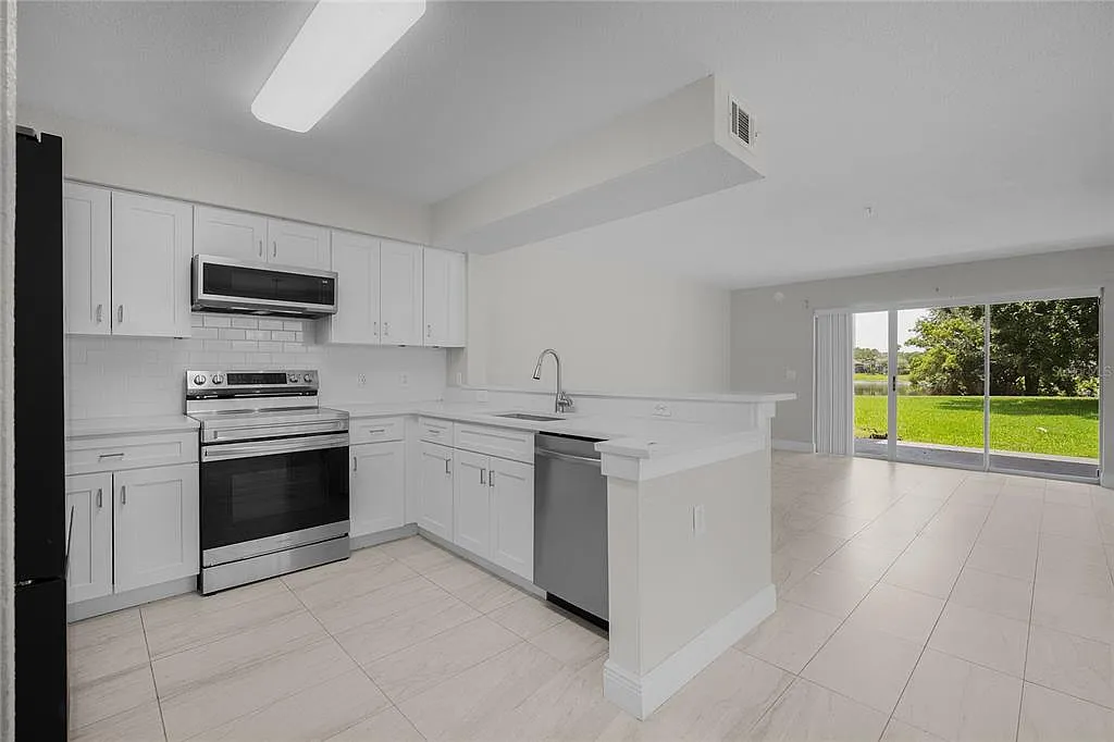 2 bed, 2.0 bath, 1288 sqft, $2,100 — Photo 4