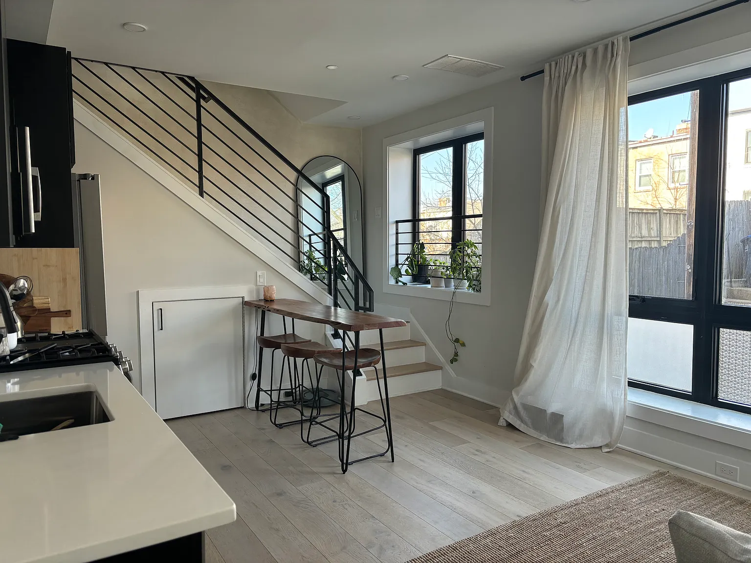 1 bed, 682 sqft, $2,600 — Photo 4