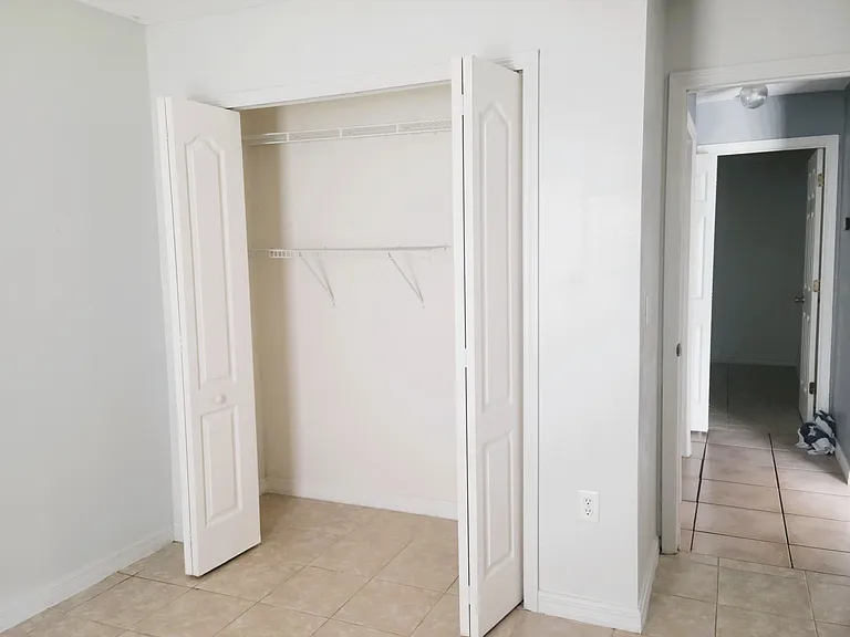 106 Nassau Pl — Photo 9