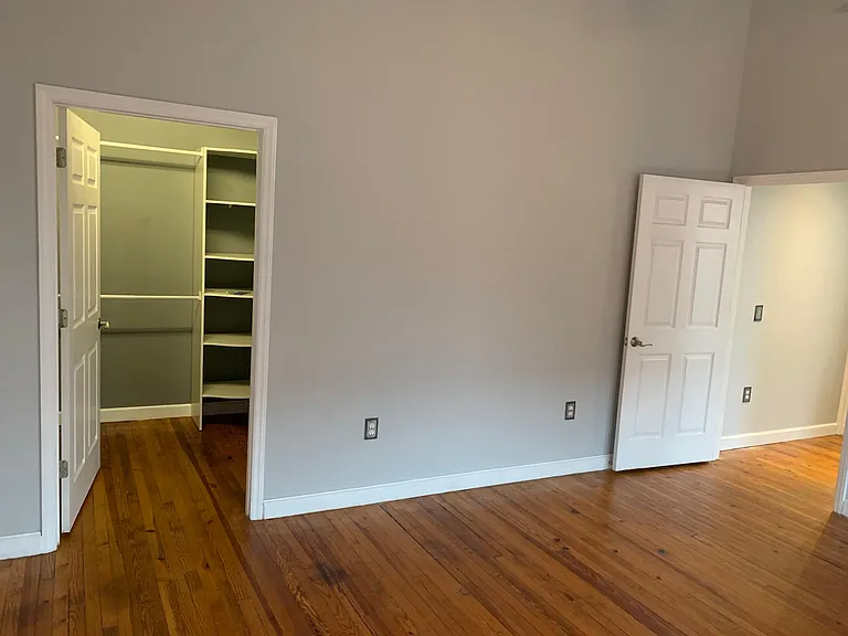 135 W Union St #A — Photo 9