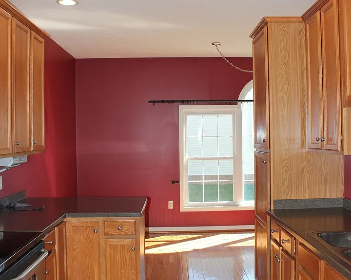2948 Crystal Spring Ln — Photo 11
