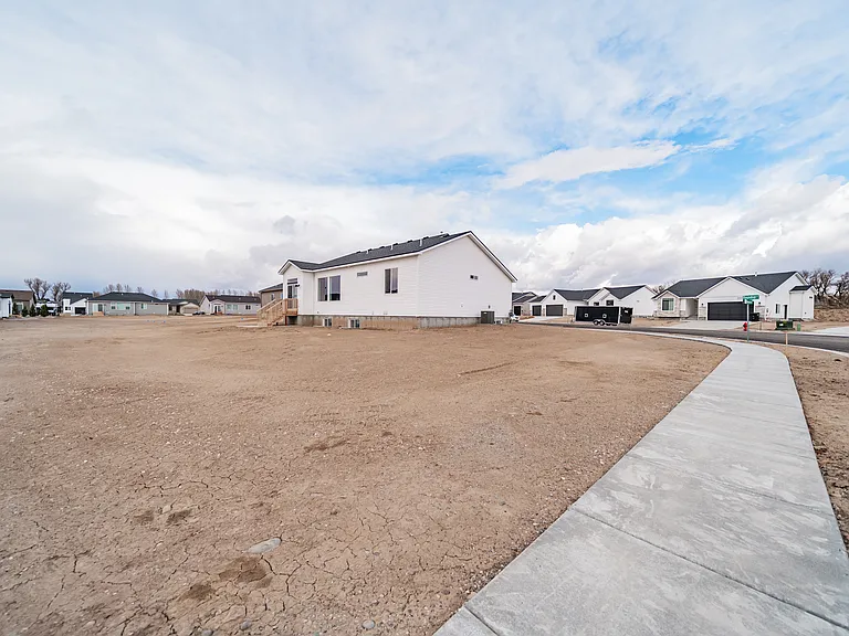 3190 Roundup Ln — Photo 26
