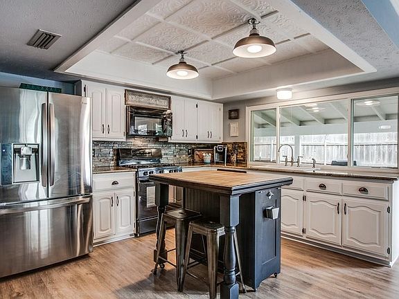 5th image of 1508 Camelia Dr