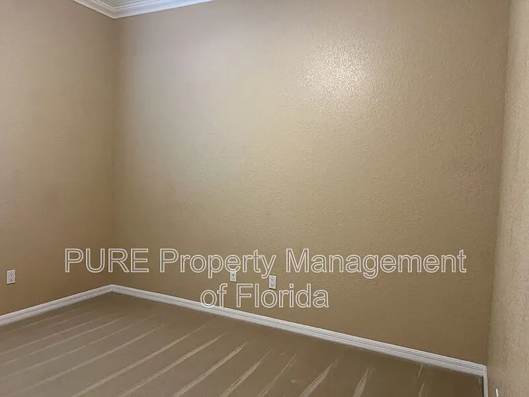 1035 SW 33rd Pl — Photo 23