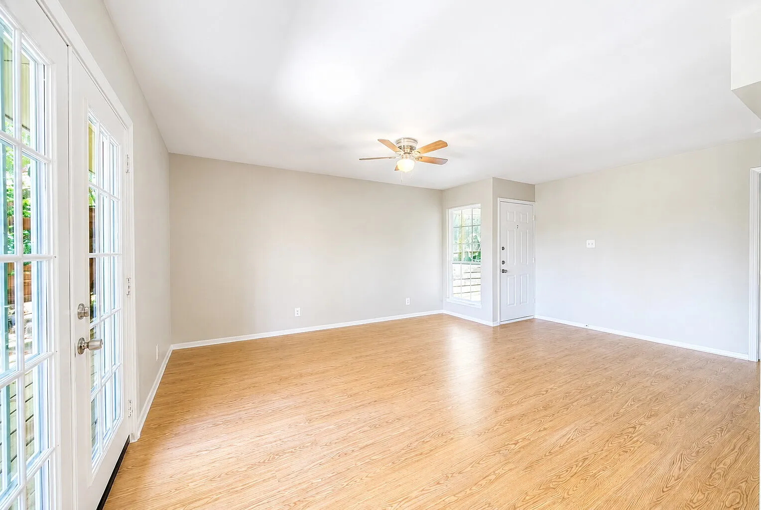 2 bed, 1.0 bath, 871 sqft, $1,500 — Photo 4