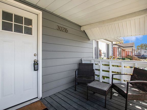 4th image of 30216 Groveland St